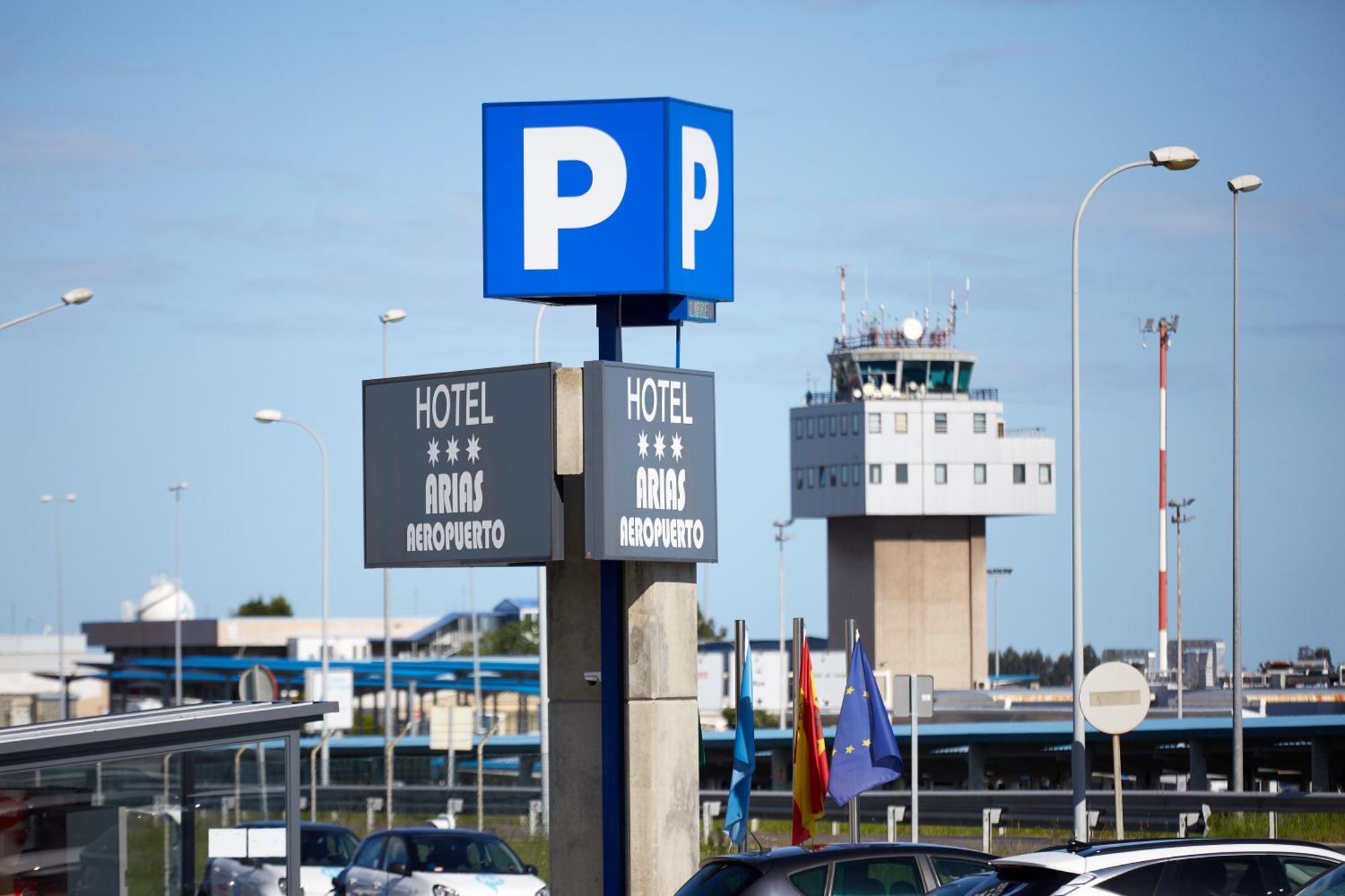 Hotel Arias Aeropuerto Santiago Del Monte 외부 사진