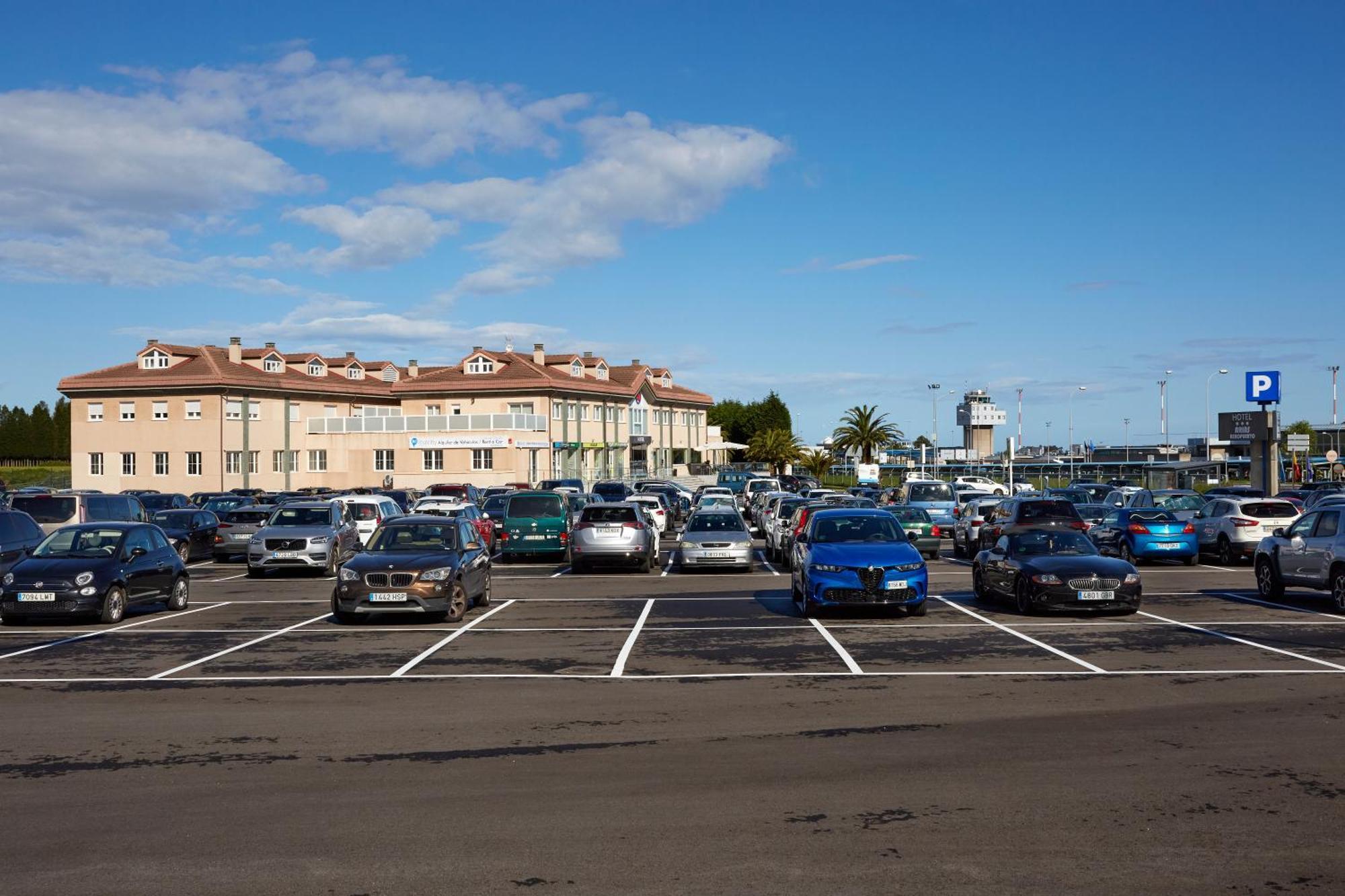 Hotel Arias Aeropuerto Santiago Del Monte 외부 사진