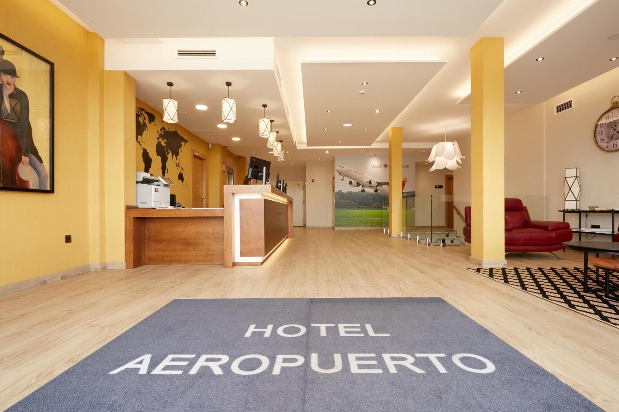 Hotel Arias Aeropuerto Santiago Del Monte 외부 사진