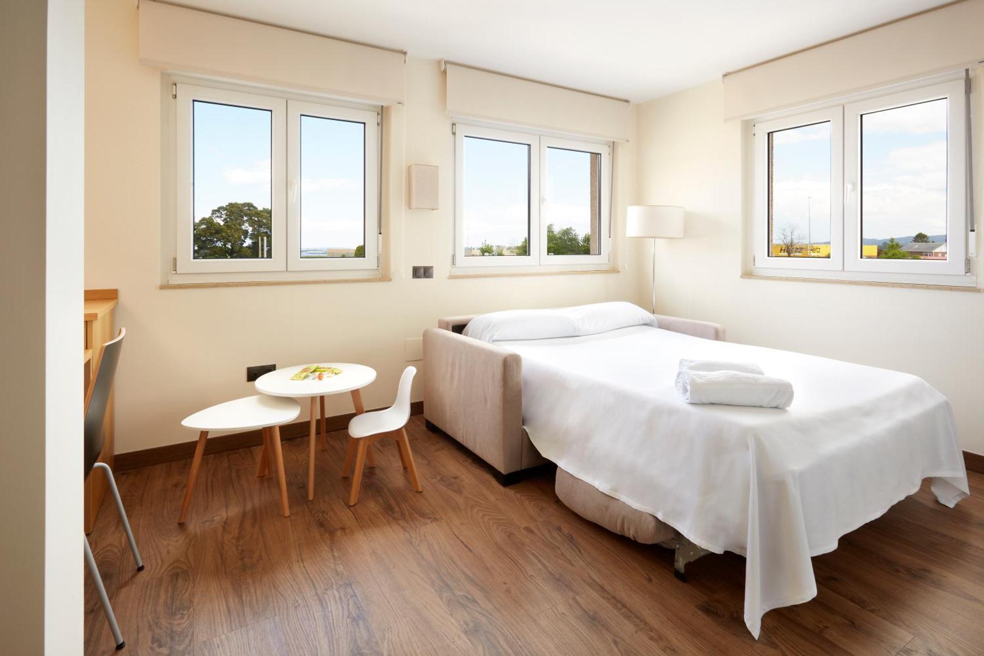 Hotel Arias Aeropuerto Santiago Del Monte 외부 사진