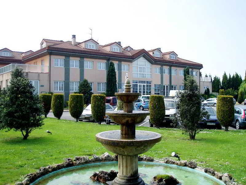 Hotel Arias Aeropuerto Santiago Del Monte 외부 사진